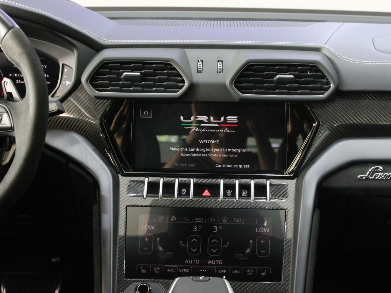 لامبورغيني اوروس 4.0T V8 Performante