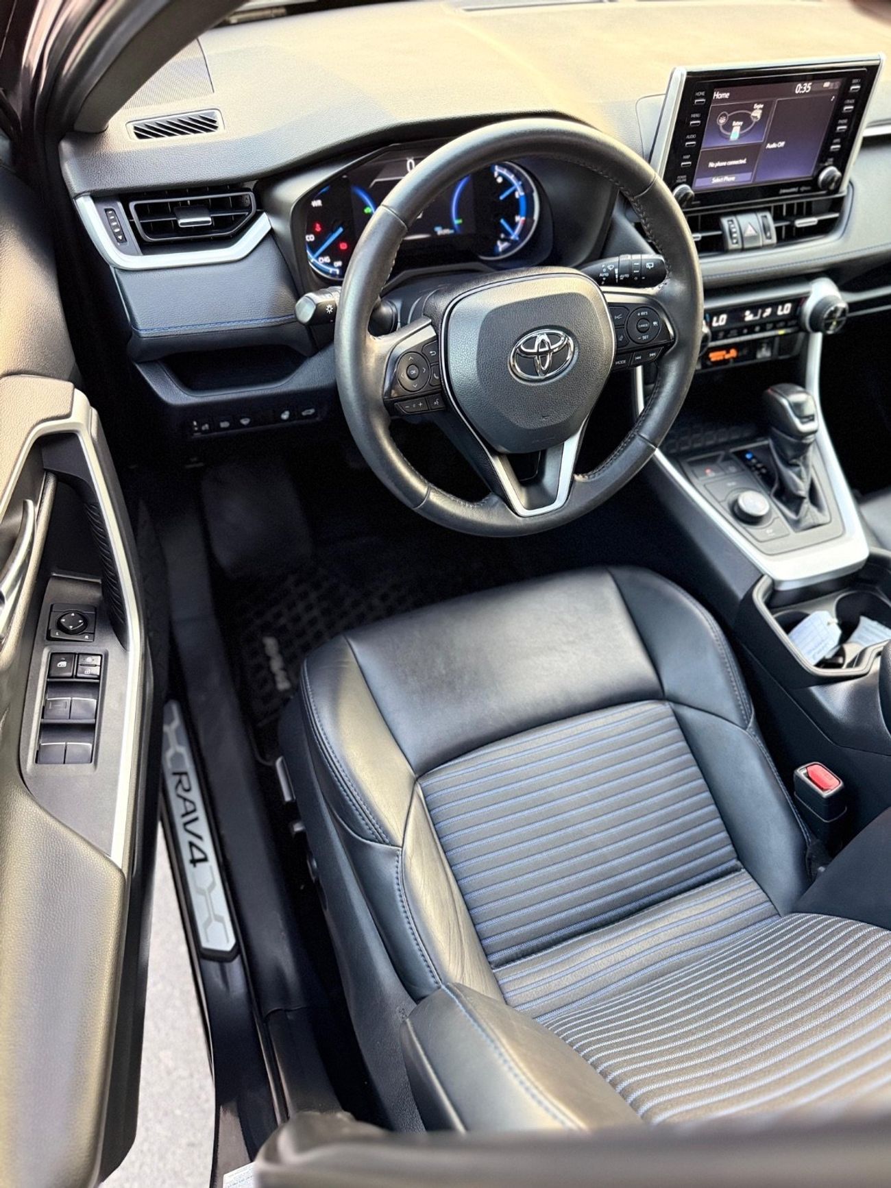 Toyota RAV4 XSE Hybrid Full Option