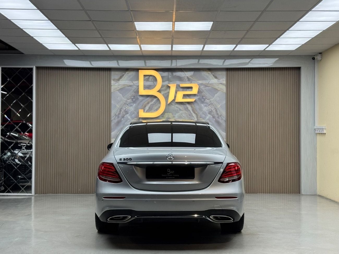 مرسيدس بنز E300 