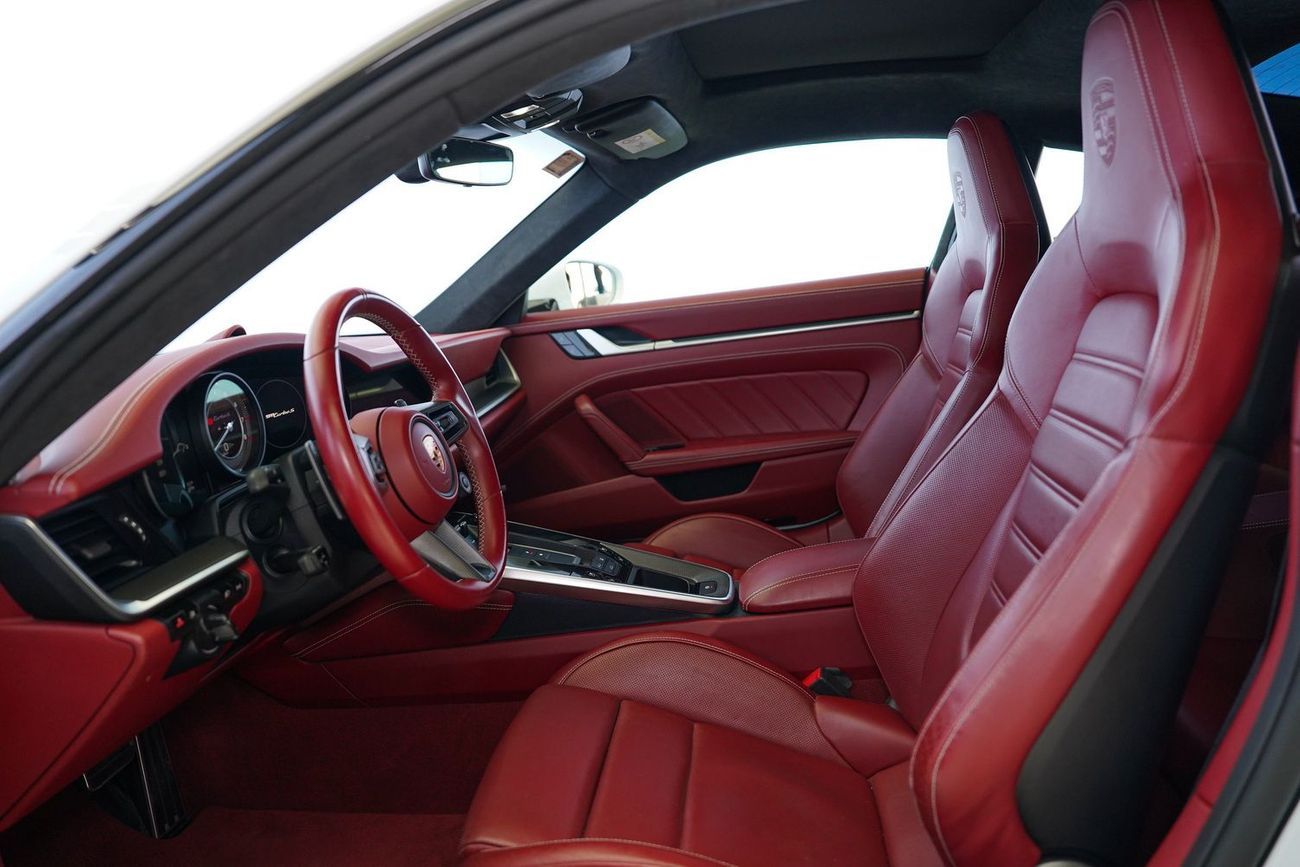 بورش 911 Turbo S 3.8L (640 HP) Coupe