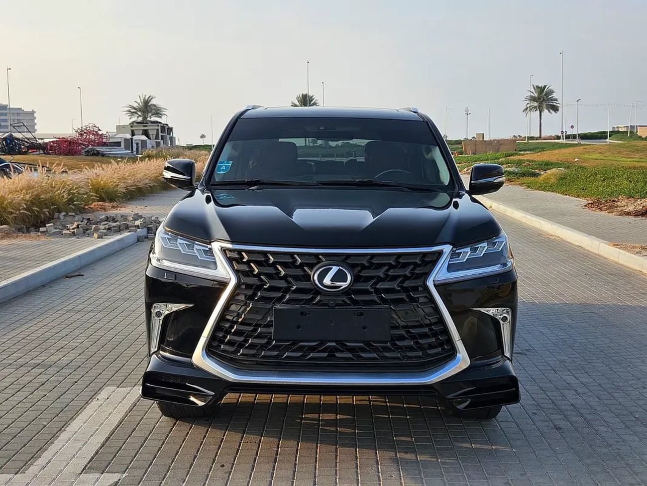 Lexus LX570 LX 570 Luxury | GCC Specs | Facelifted to Premium Condition Luxury SUV
