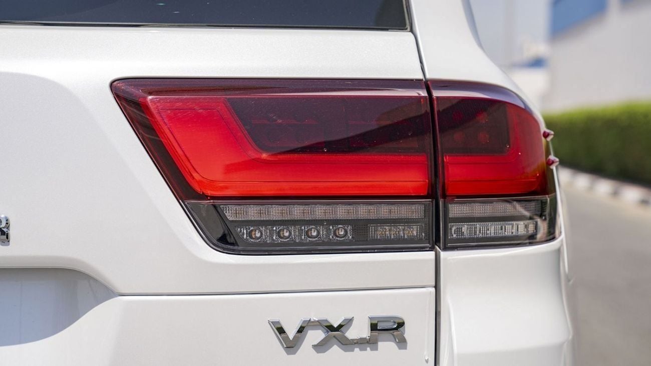 تويوتا لاند كروزر VXR