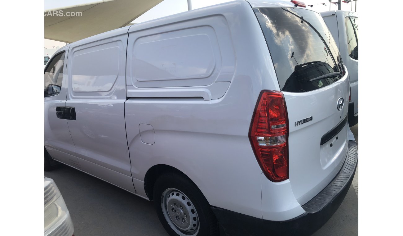 هيونداي H-1 Hyundai H1 van,model:2014. Excellent condition