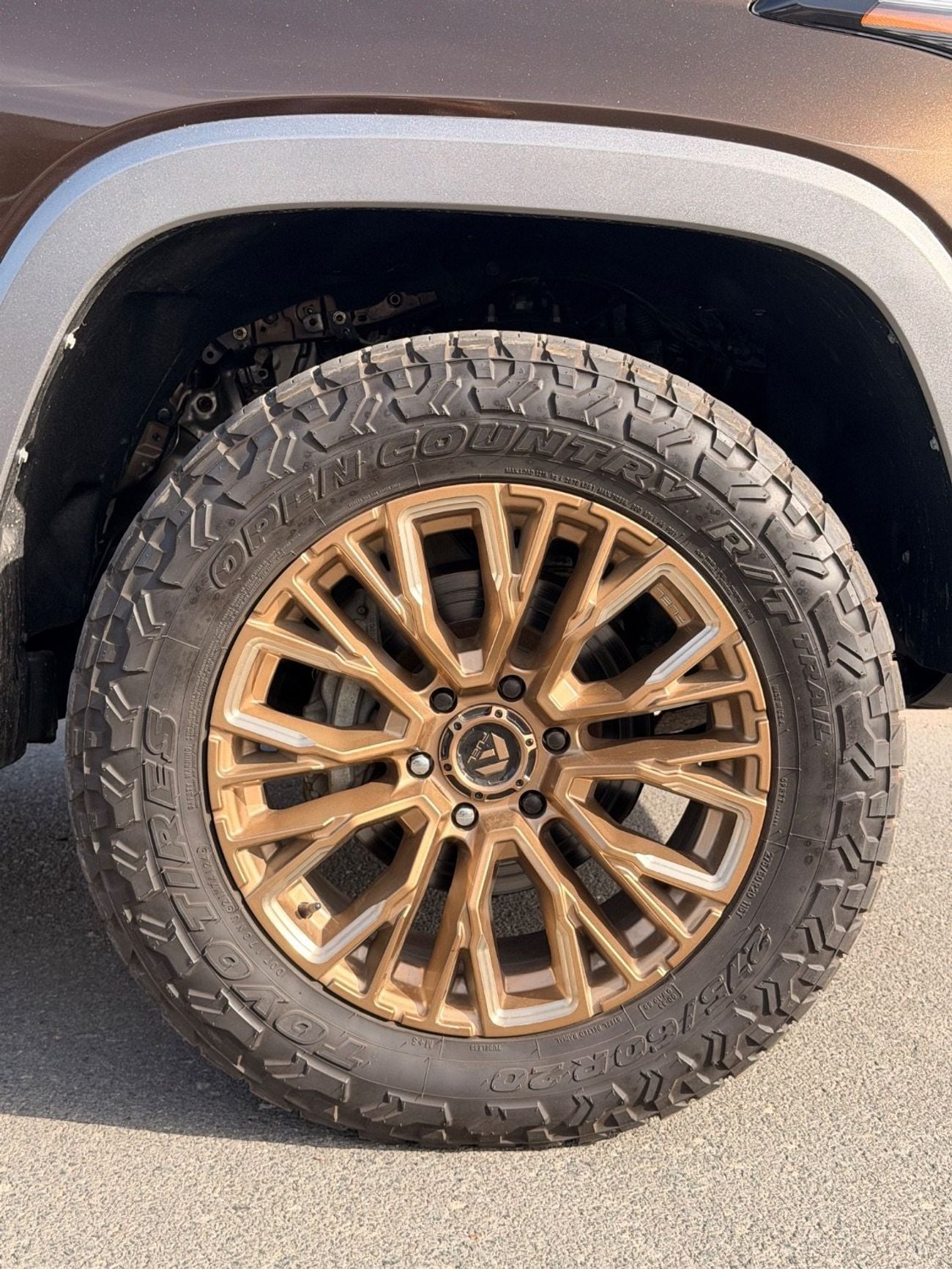 Toyota Tundra Platinum 1794 Edition 3.4L / panoramic, 360 camera, full option