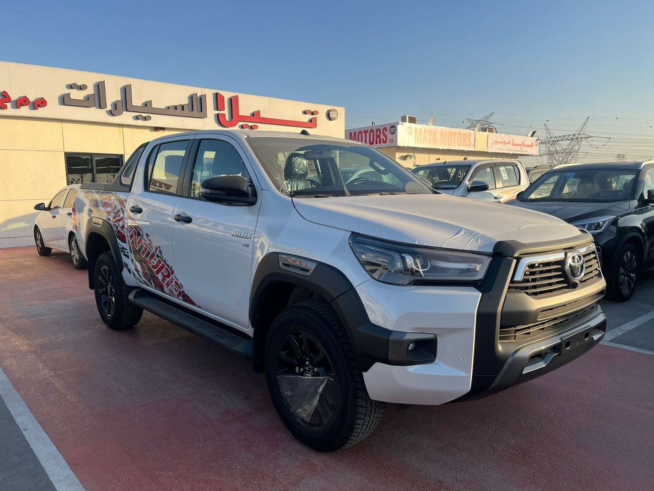 Toyota Hilux TOYOTA HILUX 4.0 ADVENTURE WHITE 2025 OMAN SPEC