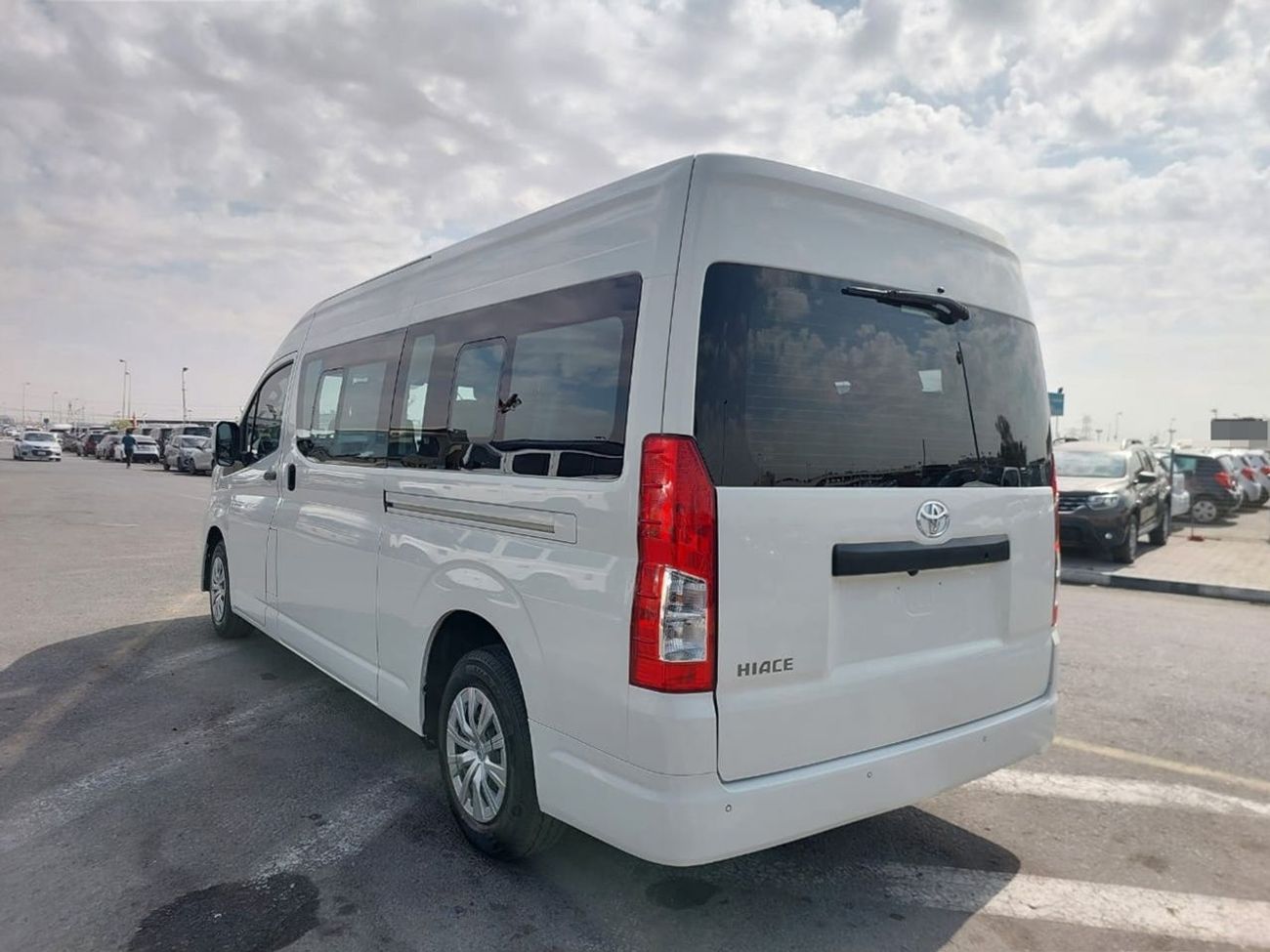 Toyota Hiace TOYOTA HIACE COMMUTER VAN RHD 2019 MODEL 2.8L DIESEL AUTOMATIC(PM01596)