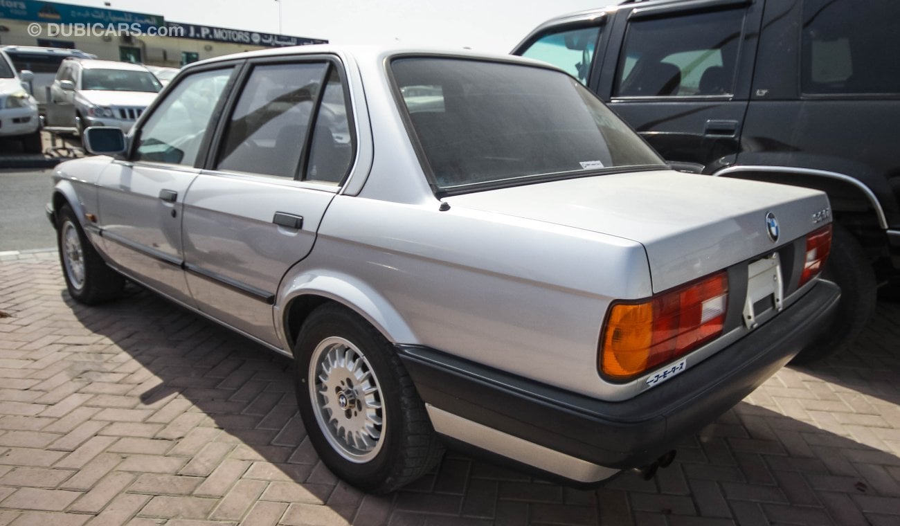 BMW 320i i