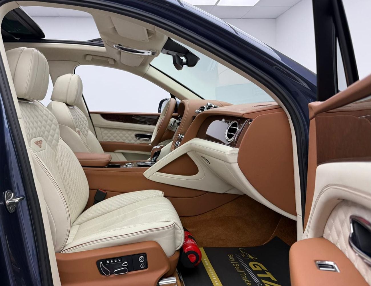 Bentley Bentayga Bentayga 4.0T 2022 Bentley Bentayga V8, Warranty, Full Service History, Fully Loaded, Excellent Cond