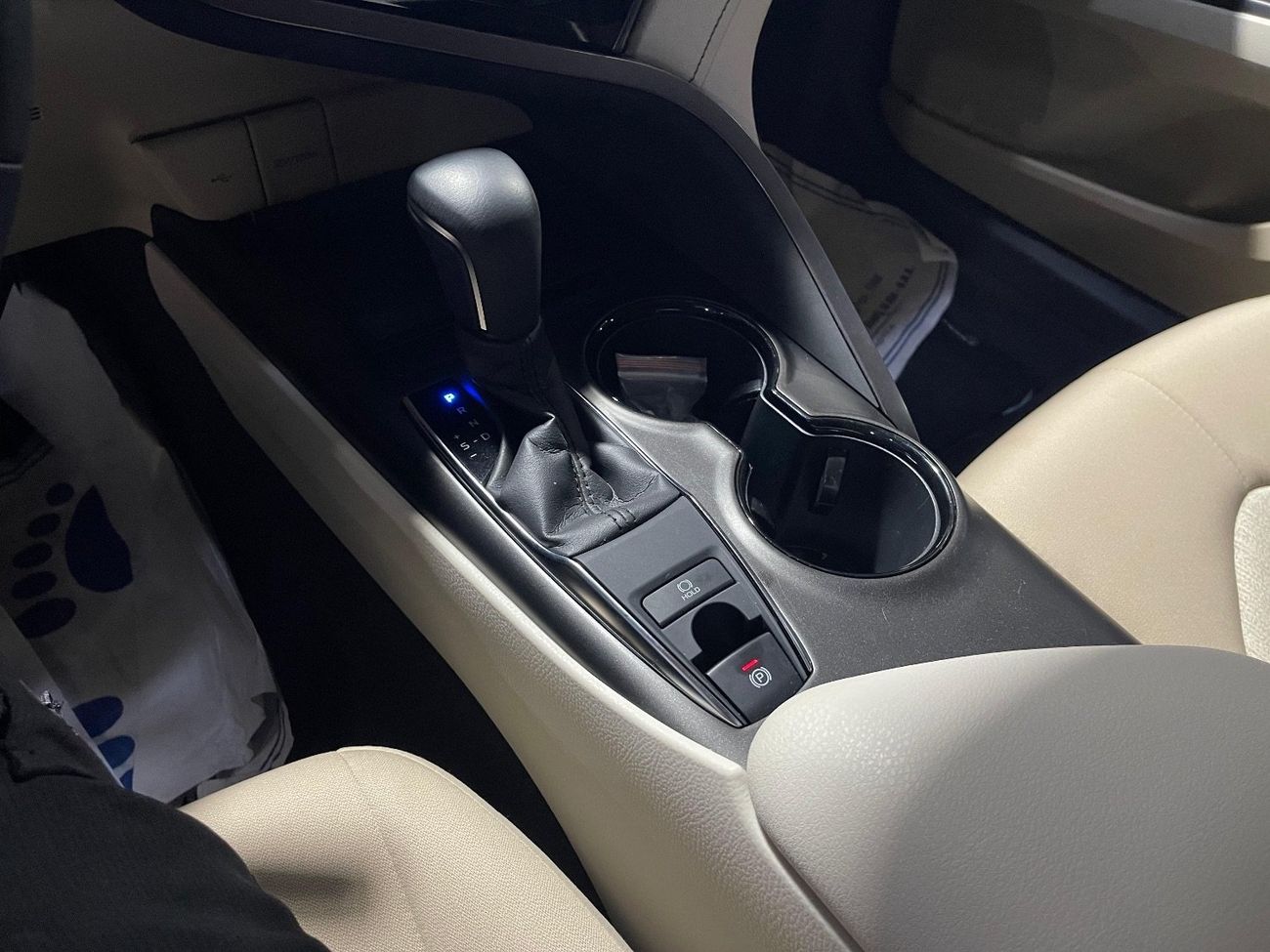 Toyota Camry SE 2.5L (181 HP)