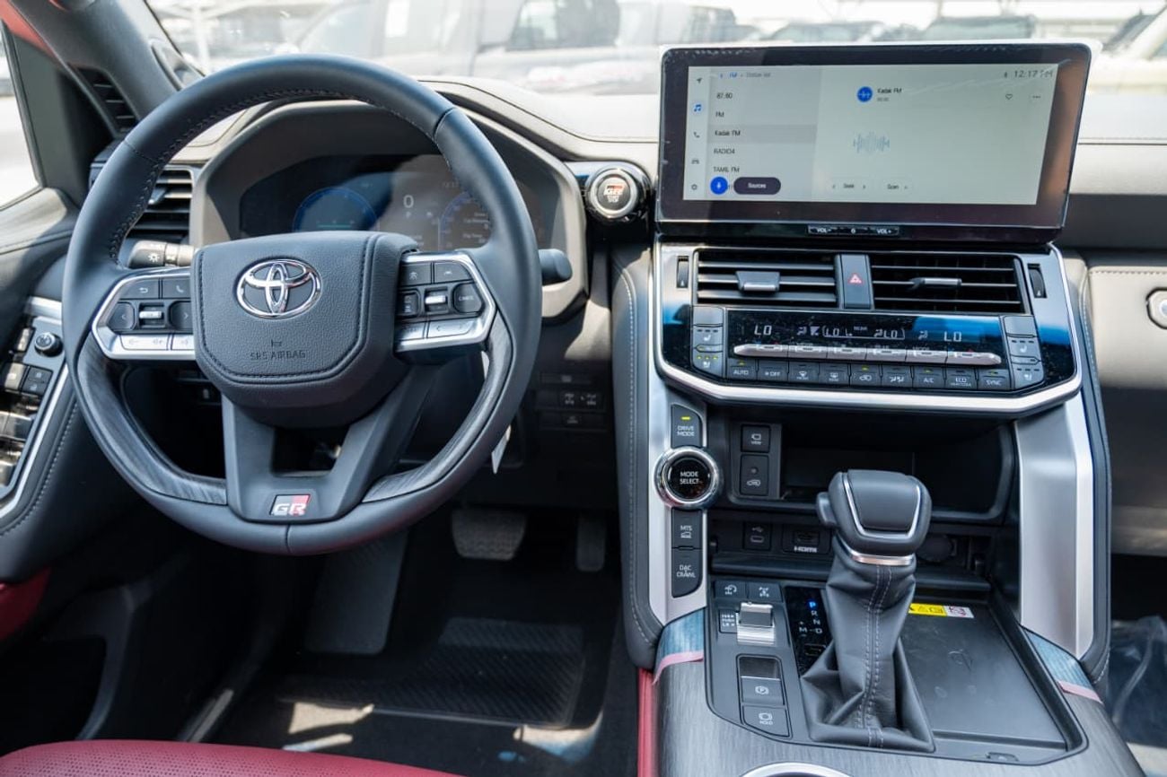 Toyota Land Cruiser GR SPORT 3.5L TT HEV 2025