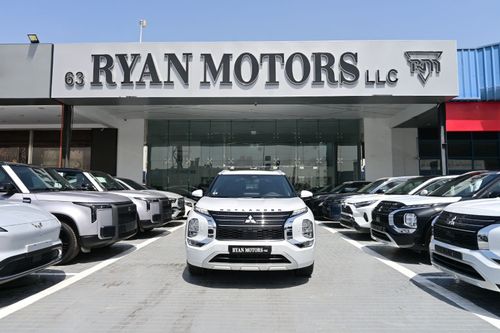 Mitsubishi Outlander Mitsubishi Outlander P-Line 2.5L Petrol 4WD, Model 2025, Color White