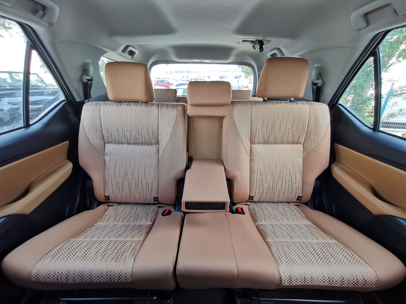 Toyota Fortuner 2.7L PETROL, 17" ALLOY RIMS, CRUISE CONTROL (CODE # TFGX21)