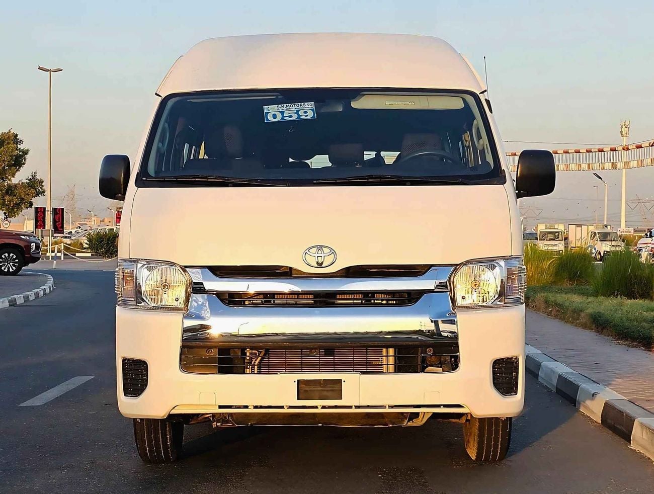Toyota Hiace HIGHROOF/ PATROL MANUAL/ PASSENGER/ OLD SHAPE/ EXPORT ONLY/ LOT# 102310