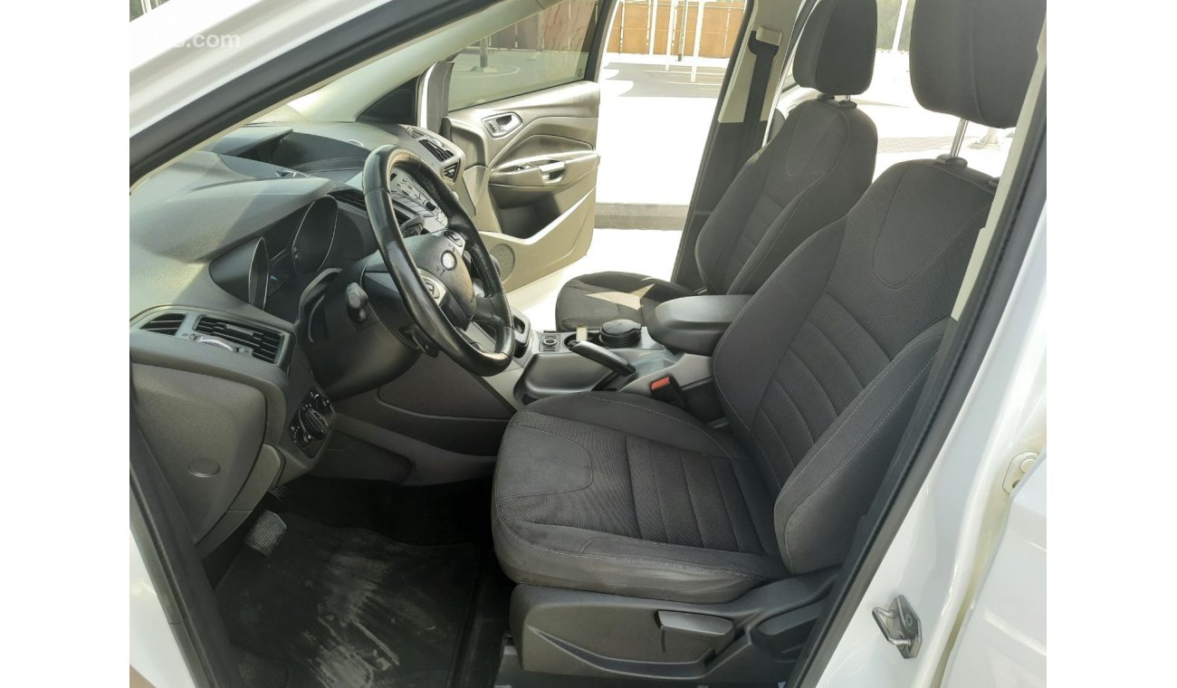 Ford Escape Ford Escape 2015 gcc full automatic for sale