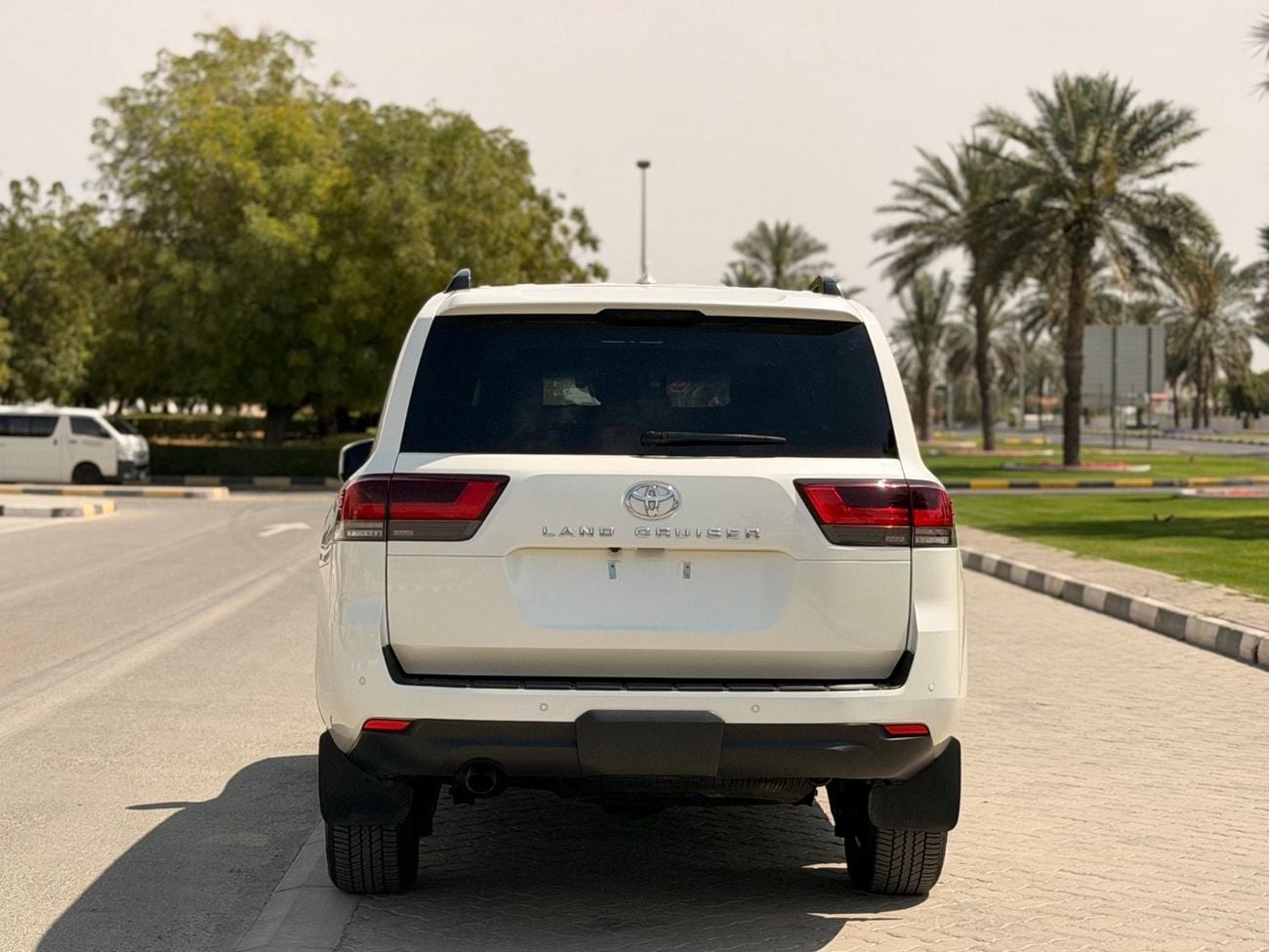 تويوتا لاند كروزر VX 3.3L