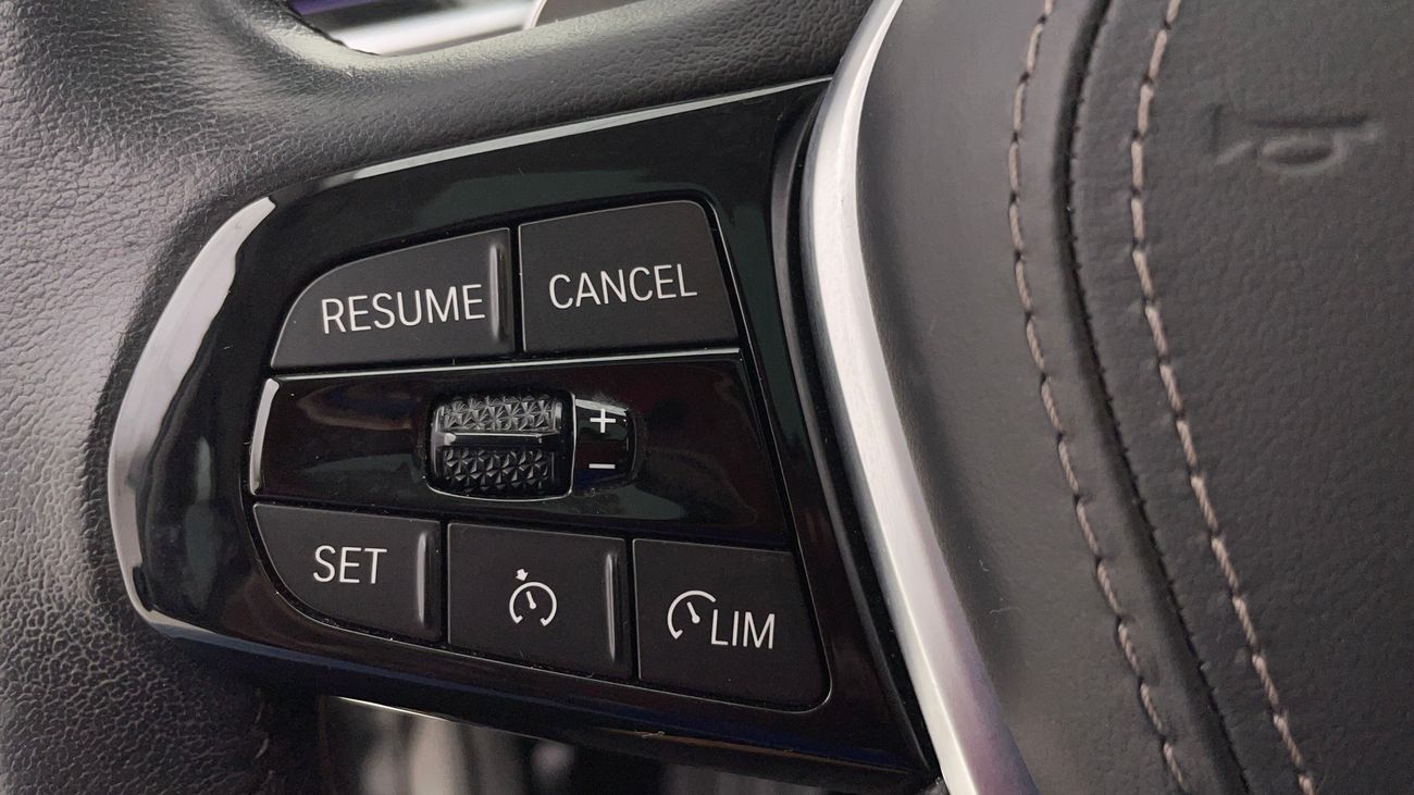 بي أم دبليو 520i 2023 JOY EDITION | AED 1942/Month | 0 DP | 30 Day Return | Warranty | Service History