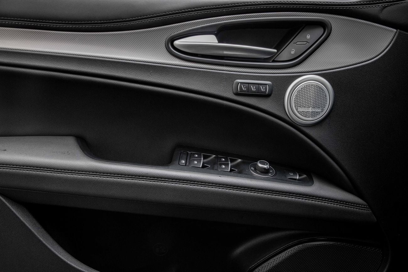 ألفا روميو ستيلفيو Q4 VELOCE | 3,232 P.M | 0% Downpayment | VELOCE Q4 ALFA WARRANTY! | AMAZING CONDITION! | Ramadan Off