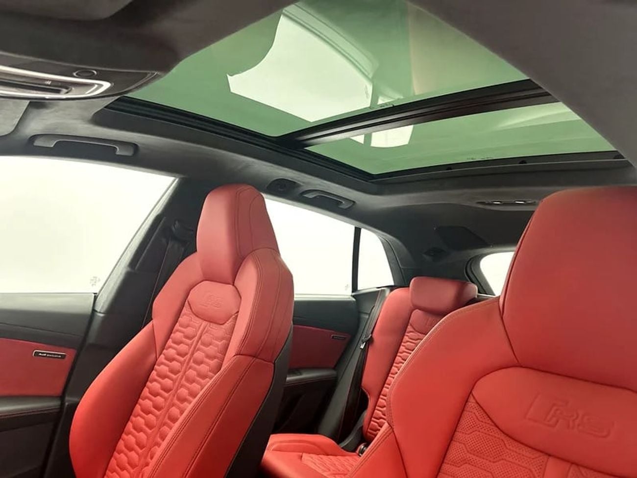 Audi RS Q8 quattro 600hp Black-Red Edition (Ref# 052046)