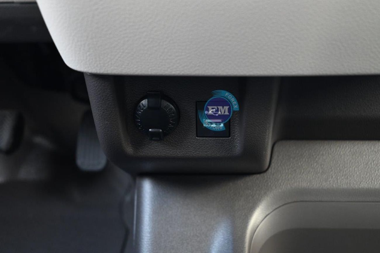 Toyota Hiace Highroof GL V6 3.5L Petrol 13 Seater Automatic