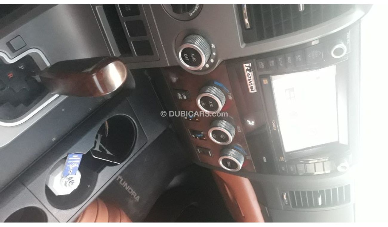 Toyota Tundra 2011 American specs Double 4x4 Full options Sunroof DVD camera Leather interiors