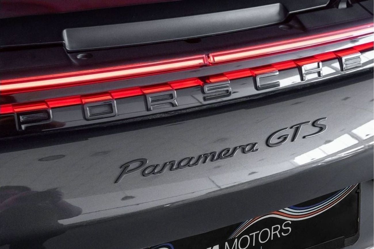 Porsche Panamera GTS 4.0L (455 HP) GTS 4.0L (453 HP)