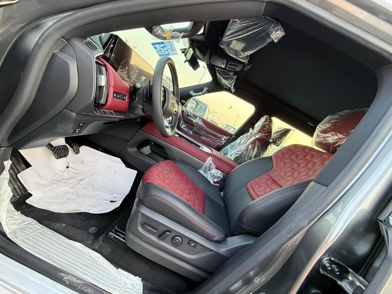 Nissan Patrol Nissan Patrol LE Platinum 3.5L Twin Turbo With Panoramic  Model 2025 Gray