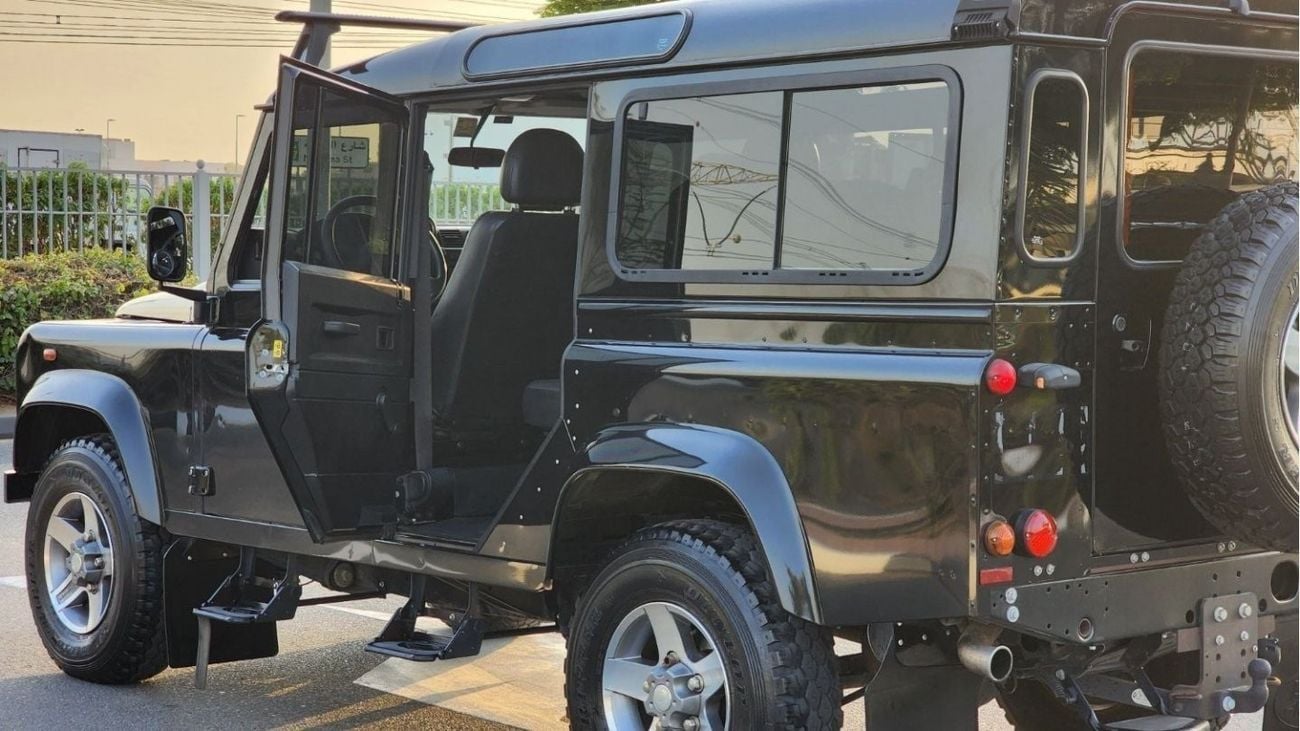 Land Rover Defender 110 | 7 Seater | GCC | Al Tayer Full Service History
