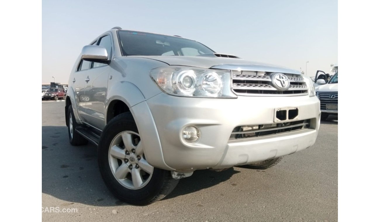 Toyota Fortuner TOYOTA FORTUNER RIGHT HAND DRIVE (PM1027)