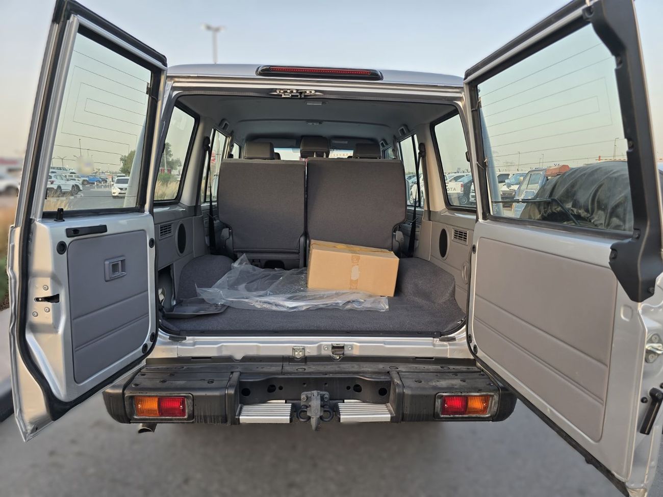 Toyota Land Cruiser 70 2024 Land Cruiser LC76 4.5L V8 Diesel MT