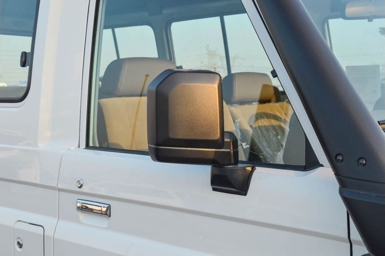 تويوتا لاند كروزر 70 TOYOTA LAND CRUISER 78 4.0L 4WD 3DOOR MT SUV 2025