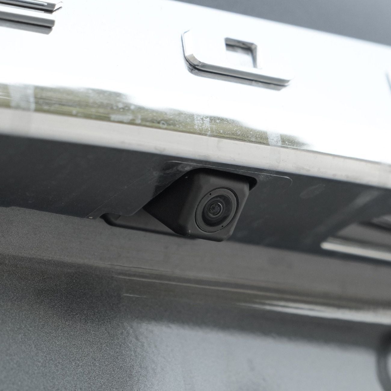 Toyota Fortuner 2.7 L | v4 | Petrol | Auto AC | Export Only