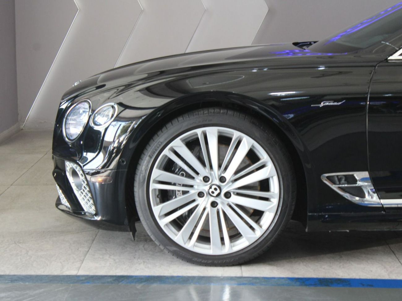 Bentley Continental GT 6.0L W12 (626 HP)
