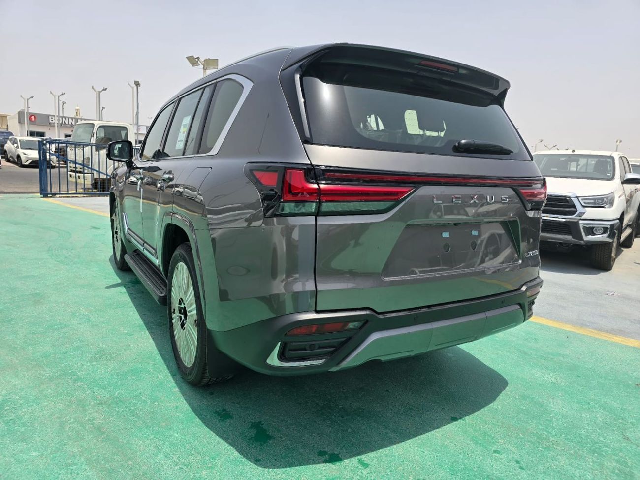 Lexus LX 600 Signature 3.5L ( CYL)