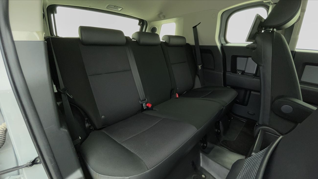 Toyota FJ Cruiser GXR 4 | Zero Down Payment | Home Test Drive