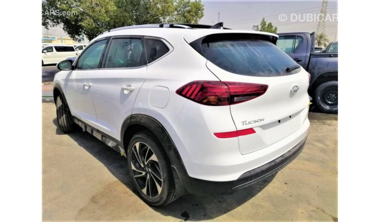 Hyundai Tucson 2.0 with sun roof