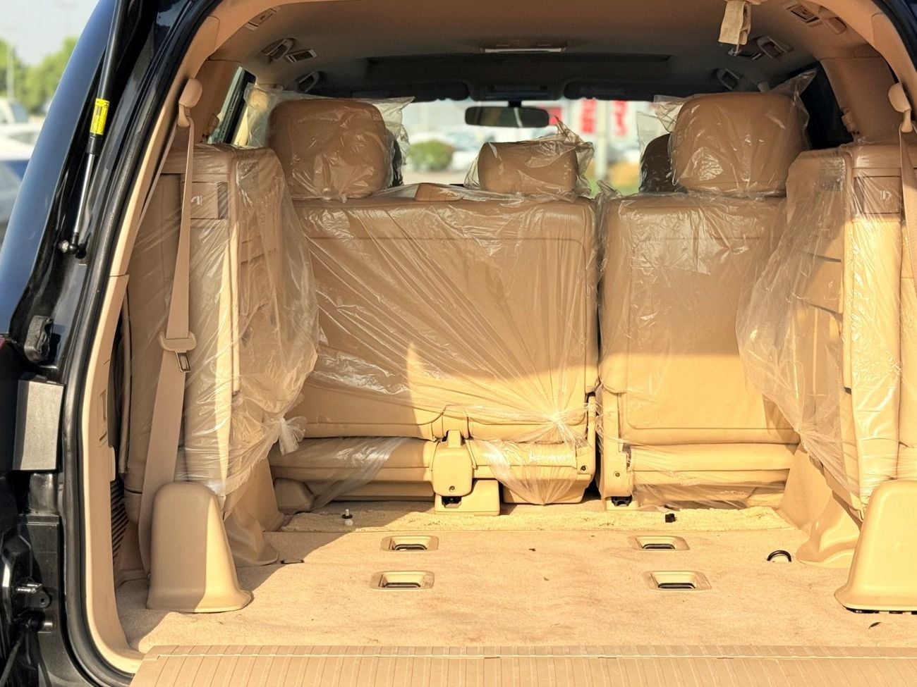 Toyota Land Cruiser GXR+ 4.0L Toyota Landcuriser GXR V8 4.0L modified inside and outside 2025 full option petrol