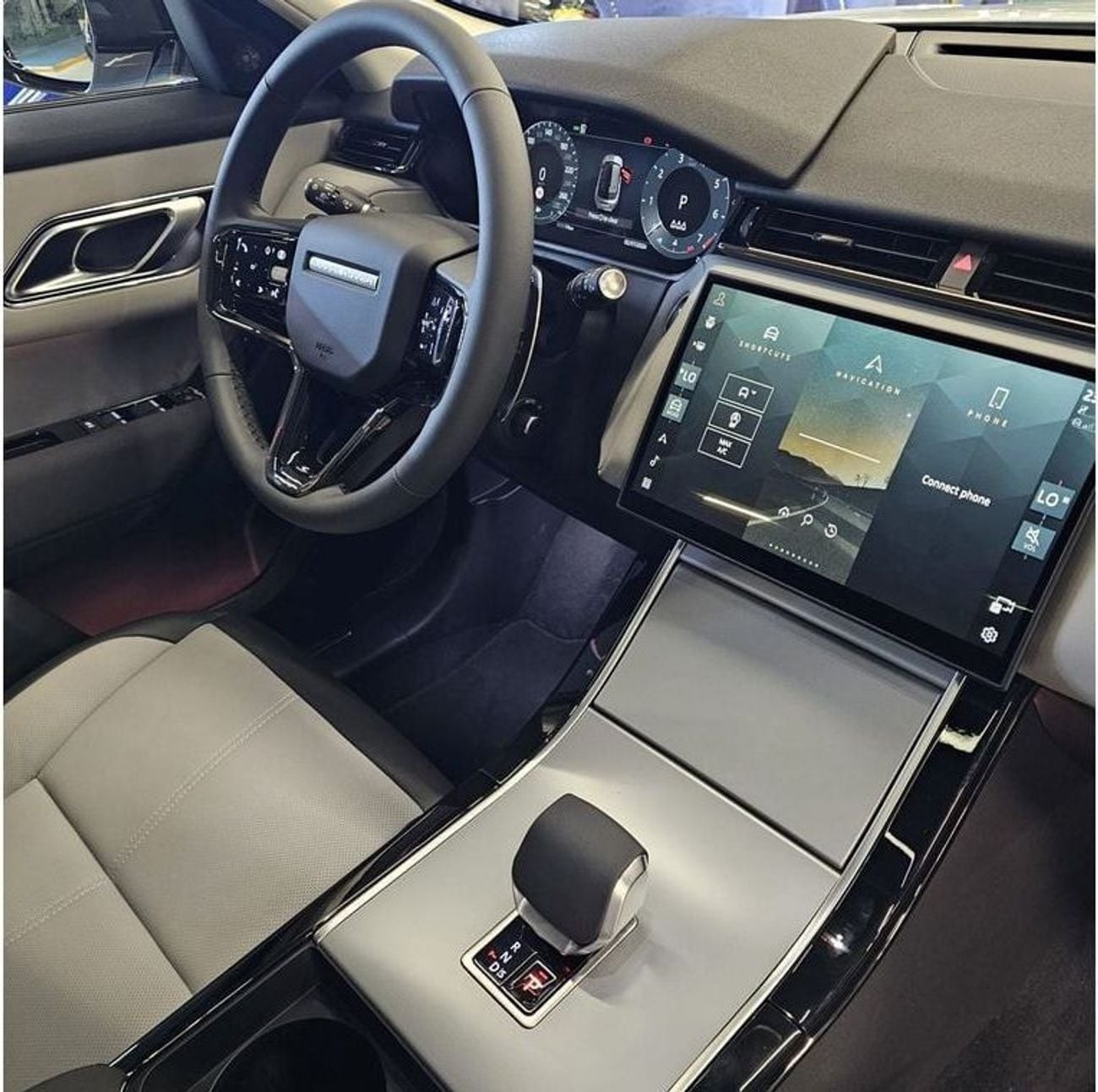 لاند روفر رينج روفر فيلار 2025 Range Rover Velar P250