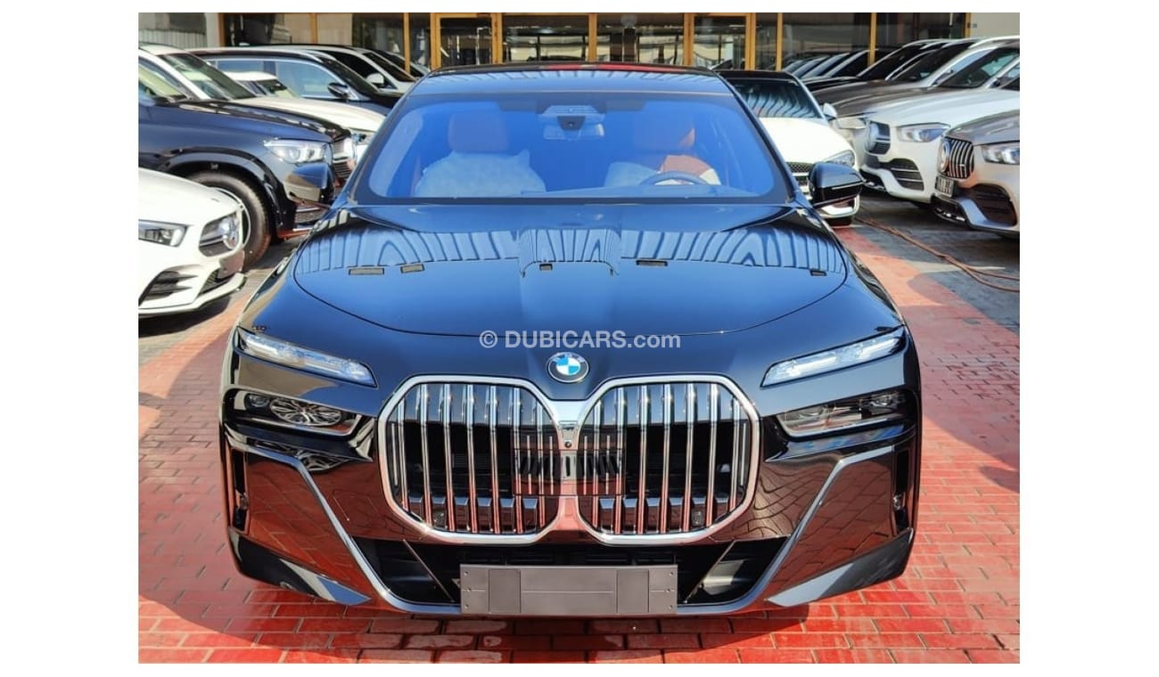 BMW 735 i M Sport 5 years Warranty & Service 2023 GCC