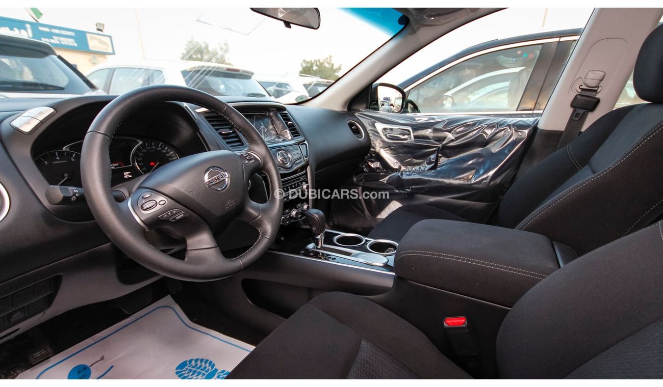 Nissan Pathfinder S