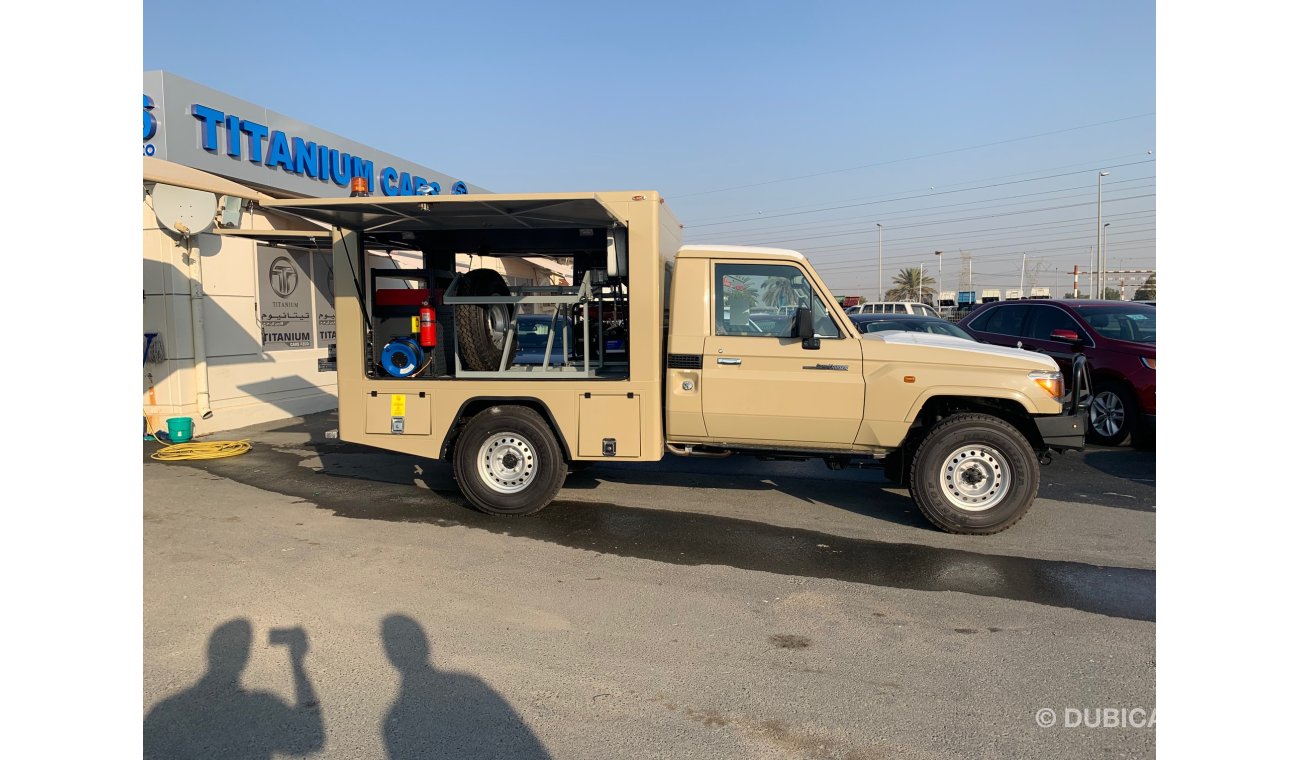 Toyota Land Cruiser Pick Up Single Cabin V6 Petrol Mobile Workshop M/T