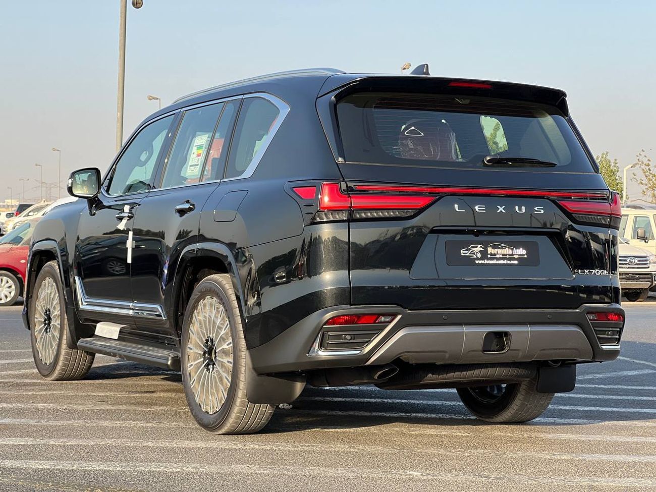 Lexus LX 700h VIP 3.5L HEV A/T // 2026 // FULL OPTION WITH VIP&COOLING&HEATED SEATS , MARK LEVINSON SOUND SYSTEM /