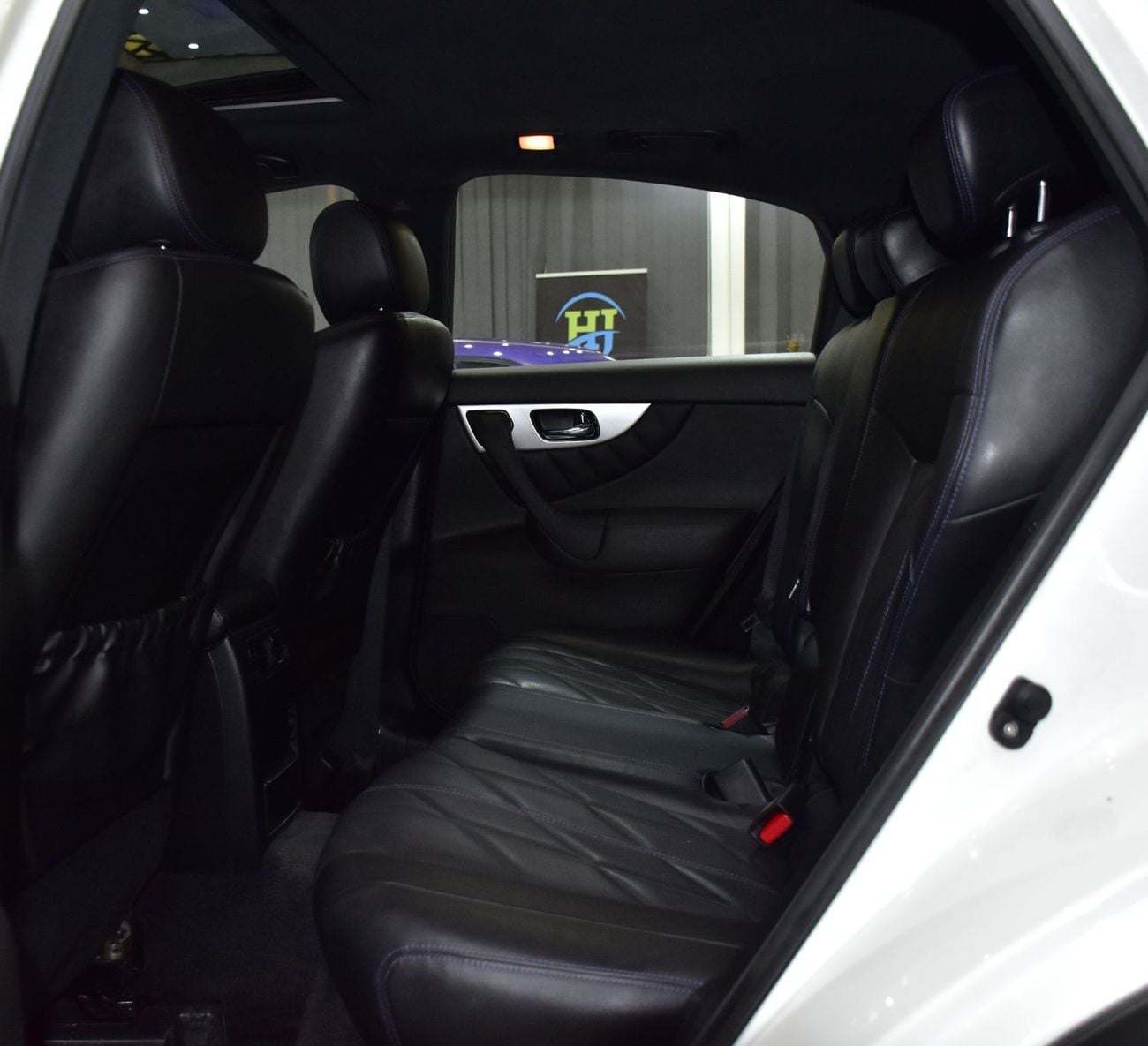إنفينيتي QX70 ELITE SPORT EXCELLENT DEAL for our Infiniti QX70s ( 2016 Model ) in White Color GCC Specs