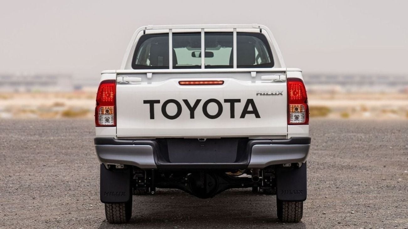 تويوتا هيلوكس HILUX 2.4L MT P.WINDO DEFLOCL DIESEL 2024