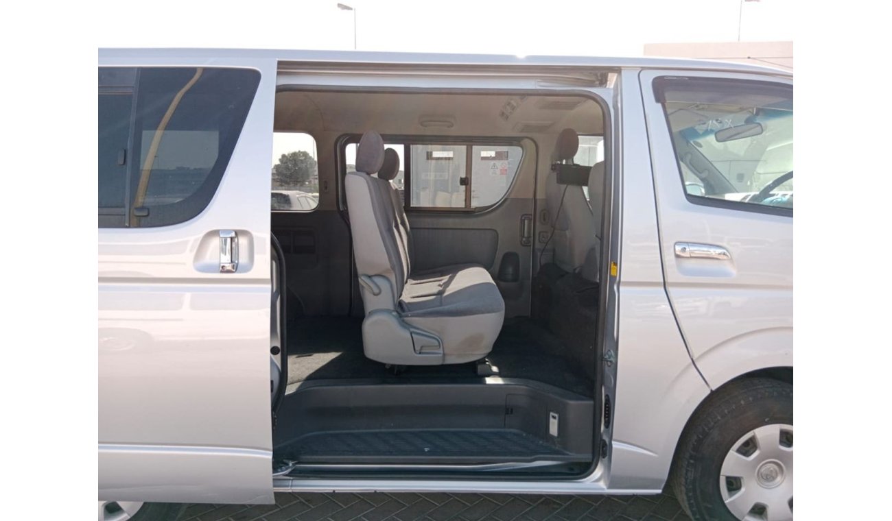 تويوتا هاياس TOYOTA HIACE VAN RIGHT HAND DRIVE (PM1363)