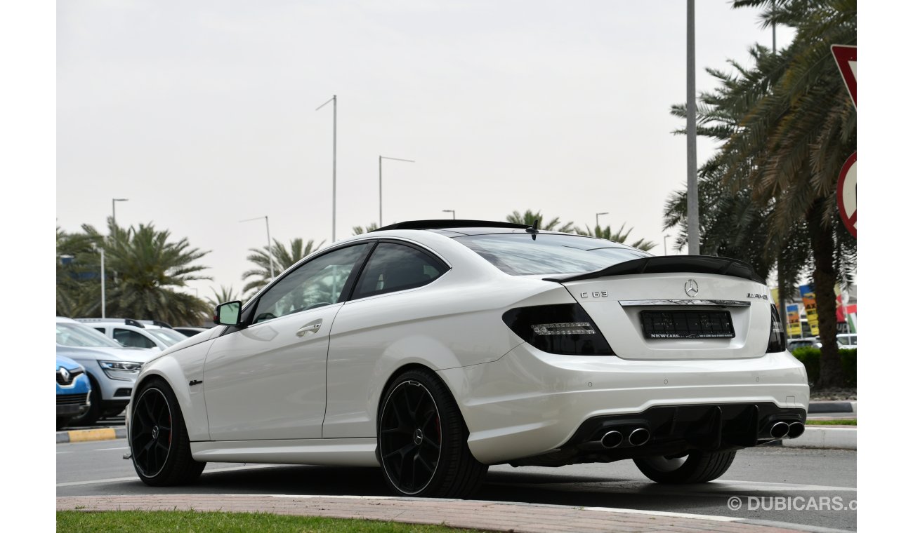 Mercedes-Benz C 63 Coupe AMG - GCC SPECS - BANKLOAN WITH 0 DOWNPAYMENT - JUST 1884 AED PER MONTH