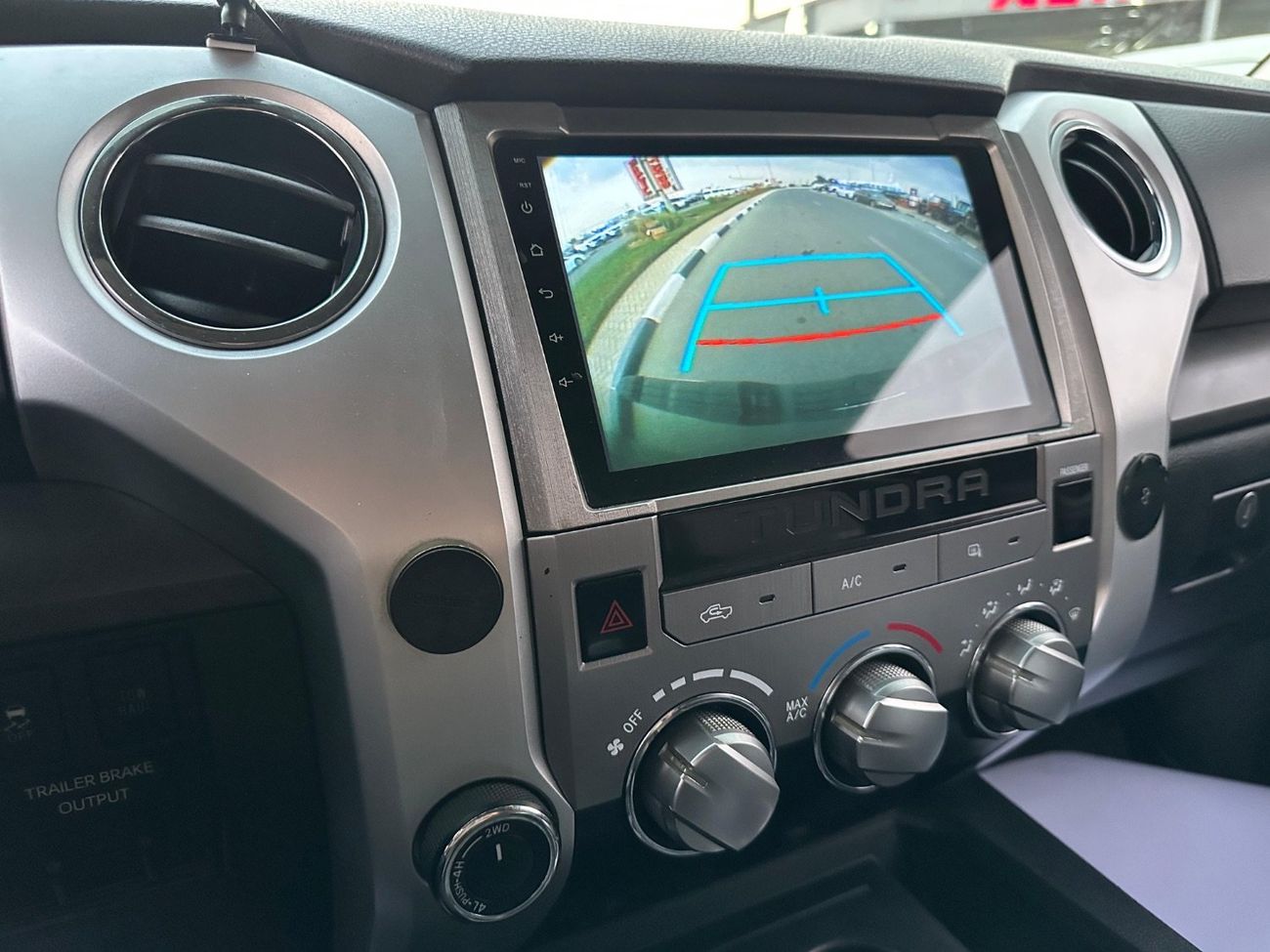 Toyota Tundra Std 5.7L