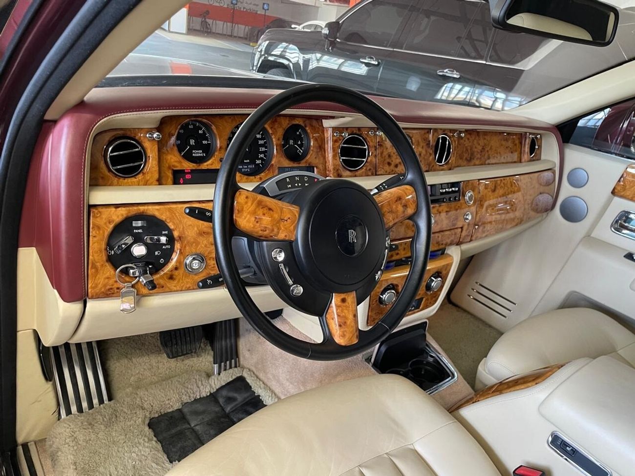 رولز رويس فانتوم Phantom Sedan 4-Door