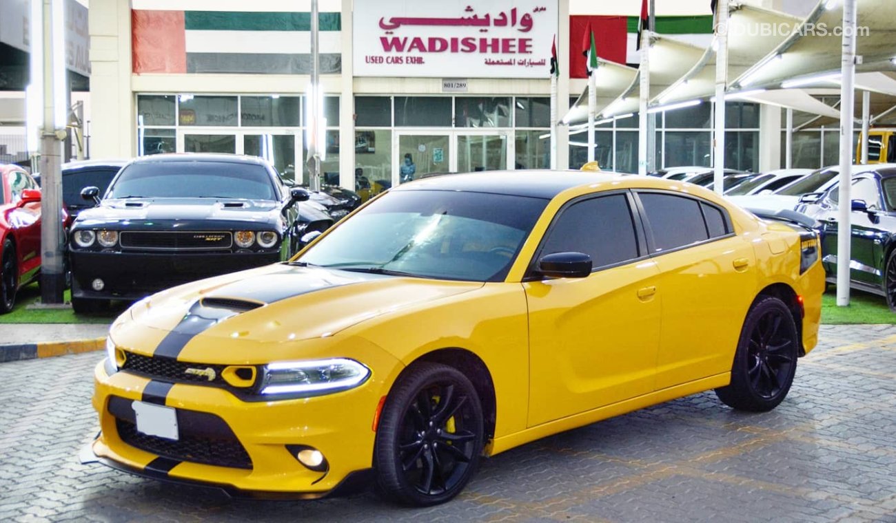 دودج تشارجر Dodge Charger SXT V6 2017/SRT Kit/Leather Seats/Big Screen/Very Good Condition