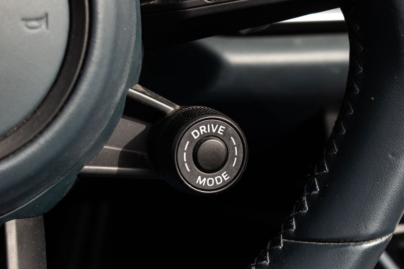 بورش 911 Turbo S 3.8L (640 HP) Convertible