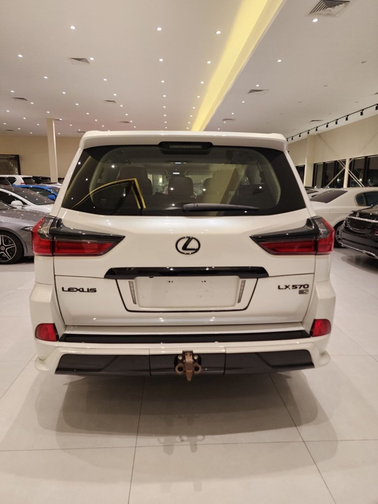 لكزس LX 570 Platinum Interpid 5.7L